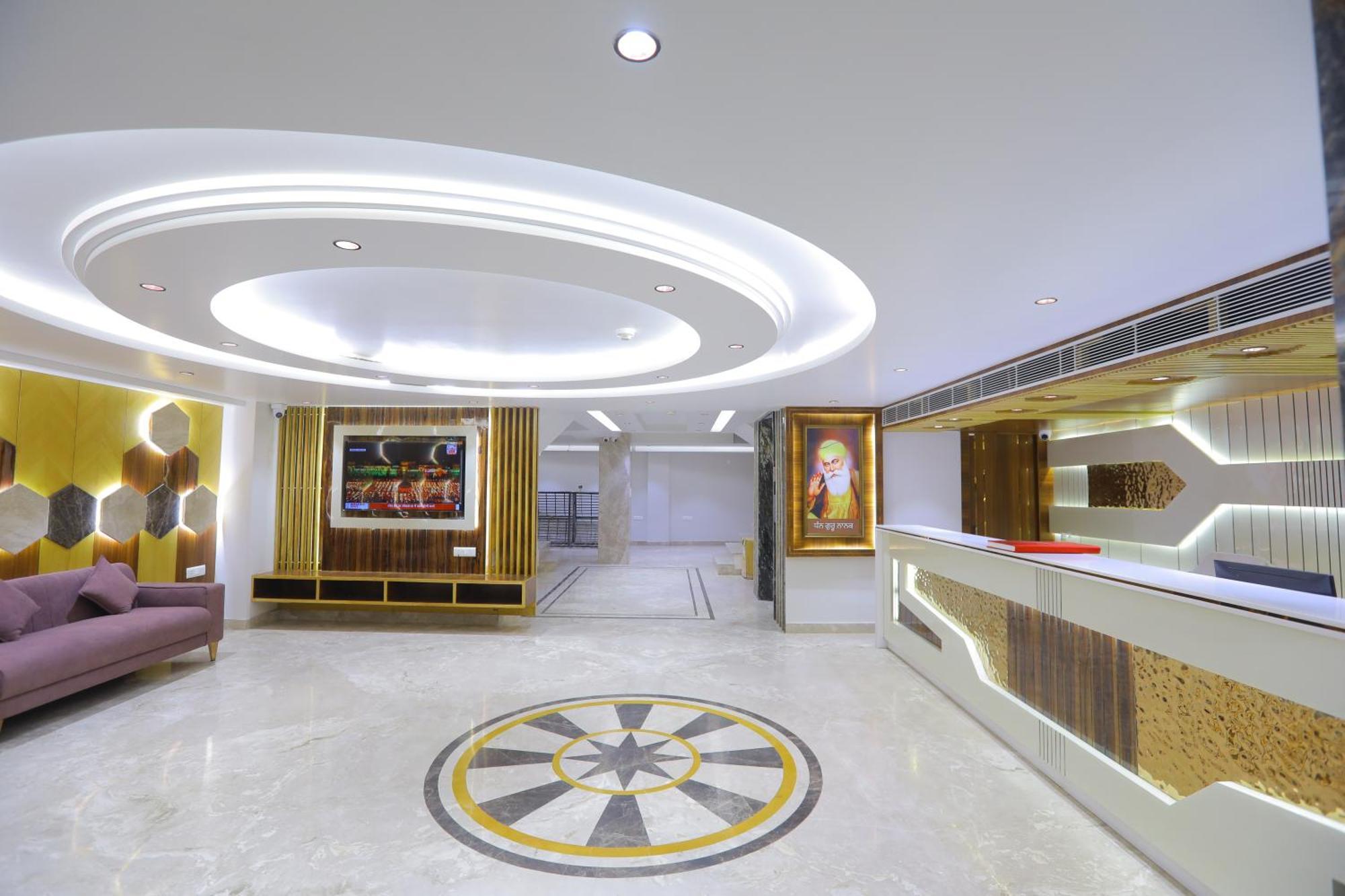Hotel Glitz - Walk In From New Delhi Railway Station Exterior photo