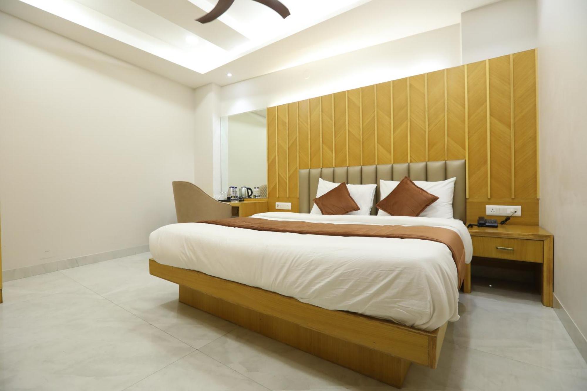 Hotel Glitz - Walk In From New Delhi Railway Station Exterior photo